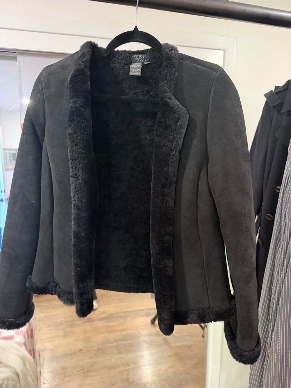 BCBG Black -Shearling 🧥 vintage 1998